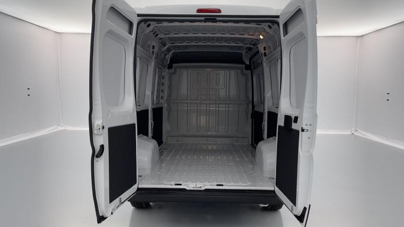 Vente en ligne Fiat Ducato Fourgon Ducato III 3.5 MH2 H3-Power 140ch au prix de 33 780 €
