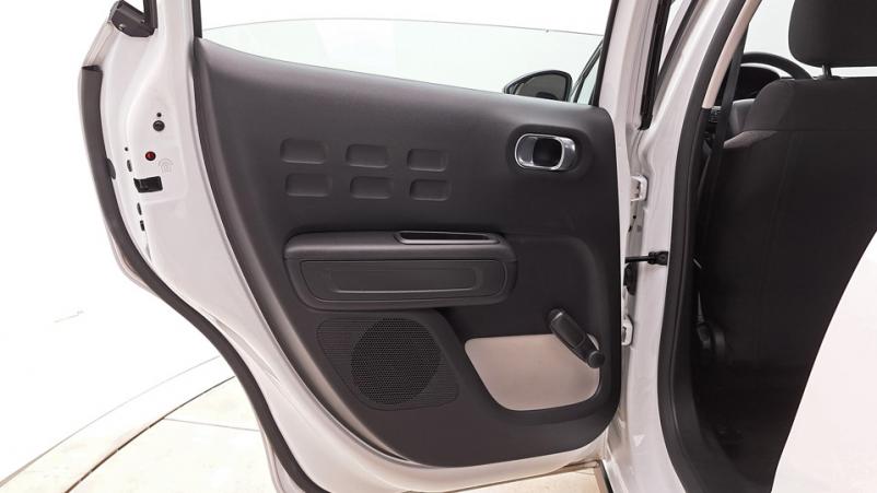 Vente en ligne Citroën C3  1.2 PureTech VTi S&S 82ch Manuelle/5 Graphic au prix de 11 270 €