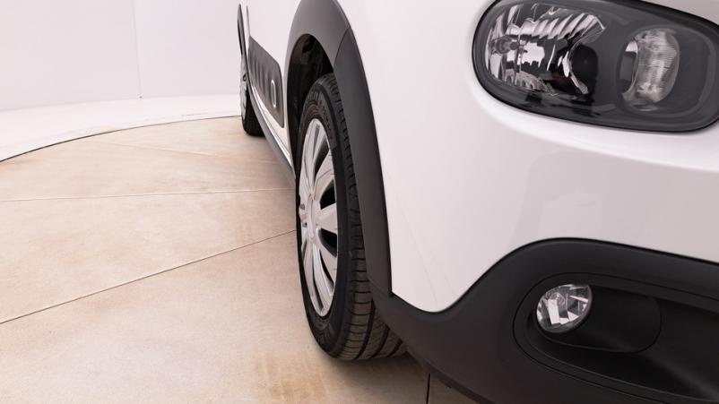 Vente en ligne Citroën C3  1.2 PureTech VTi S&S 82ch Manuelle/5 Graphic au prix de 11 270 €