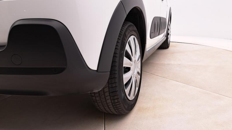 Vente en ligne Citroën C3  1.2 PureTech VTi S&S 82ch Manuelle/5 Graphic au prix de 11 270 €