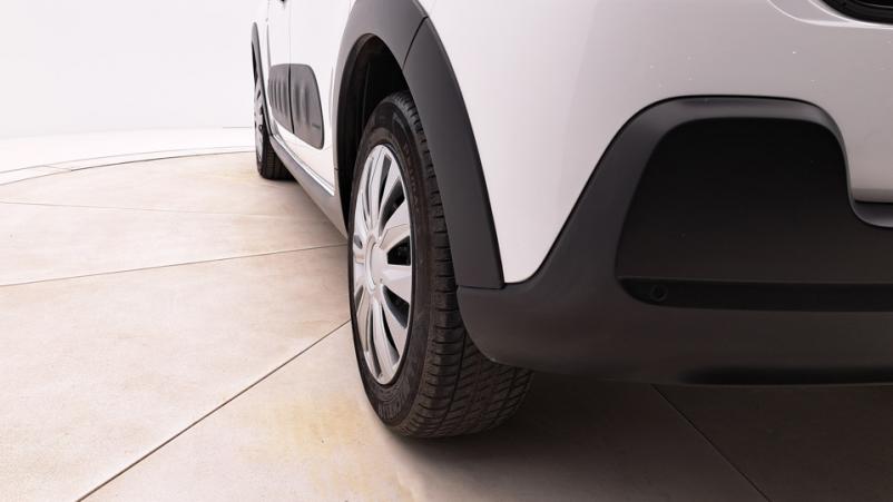 Vente en ligne Citroën C3  1.2 PureTech VTi S&S 82ch Manuelle/5 Graphic au prix de 11 270 €