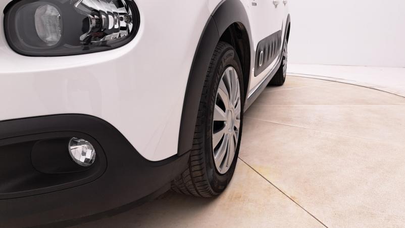 Vente en ligne Citroën C3  1.2 PureTech VTi S&S 82ch Manuelle/5 Graphic au prix de 11 270 €