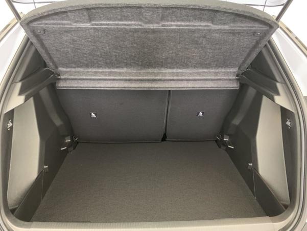 Vente en ligne Peugeot 2008 Hybrid 136 e-DCS6 Allure au prix de 27 790 €