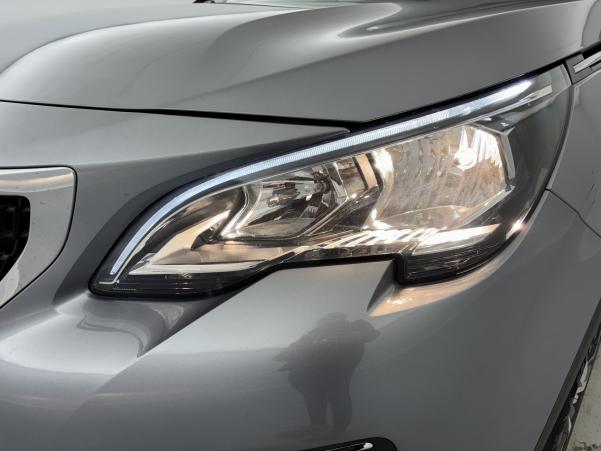 Vente en ligne Peugeot 3008 1.2 PureTech 130ch Allure au prix de 17 980 €