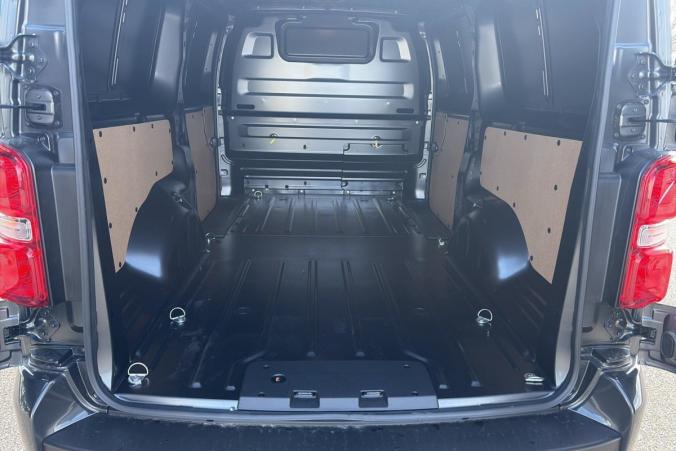 Vente en ligne Citroën Jumpy Fourgon XL BLUEHDI 180 S S EAT8 au prix de 33 140 €