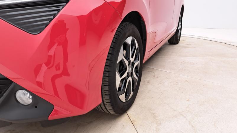 Vente en ligne Toyota Aygo 5P 1.0 VVTi 72ch Automatique/5 X-play au prix de 15 030 €