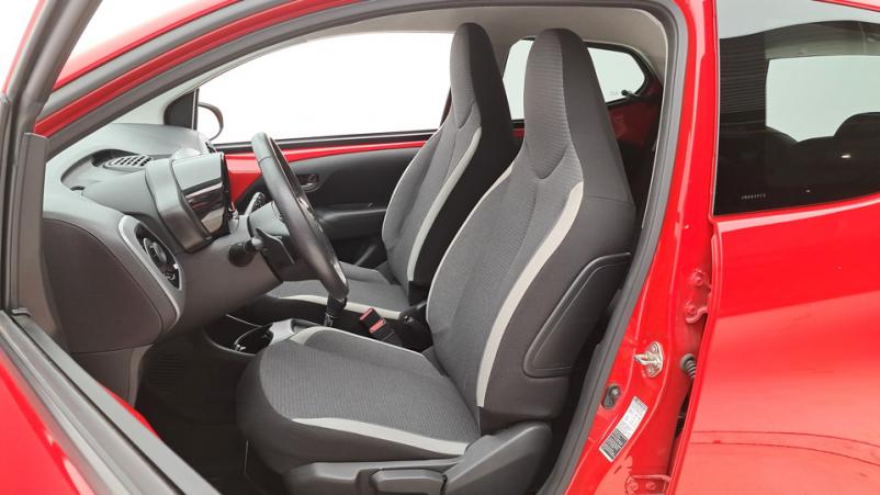 Vente en ligne Toyota Aygo 5P 1.0 VVTi 72ch Automatique/5 X-play au prix de 15 030 €