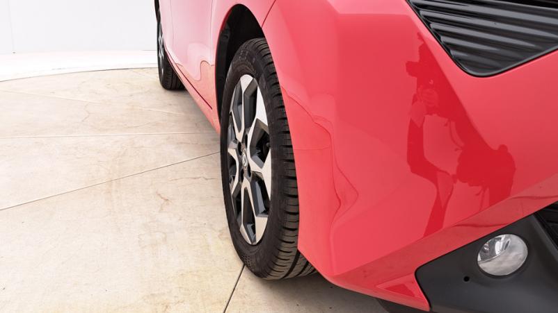 Vente en ligne Toyota Aygo 5P 1.0 VVTi 72ch Automatique/5 X-play au prix de 15 030 €