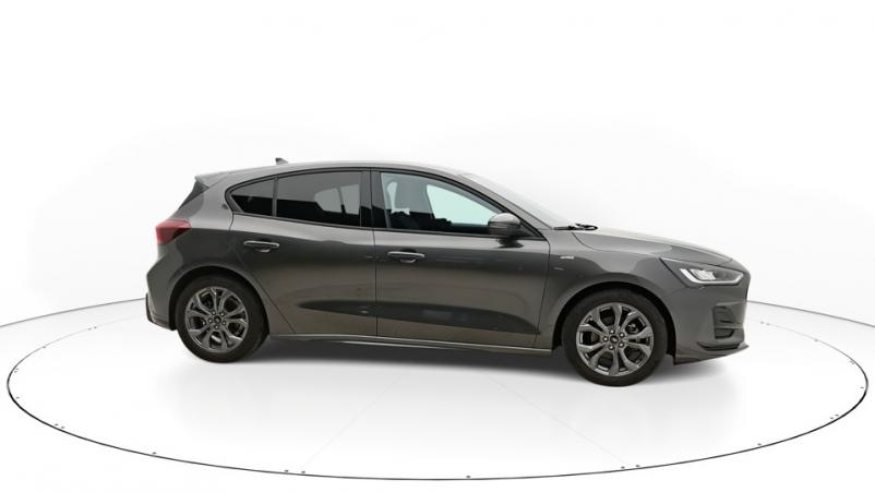 Vente en ligne Ford Focus 5P 1.0 EcoBoost mHEV 155ch Automatique/7 St-line x au prix de 27 710 €