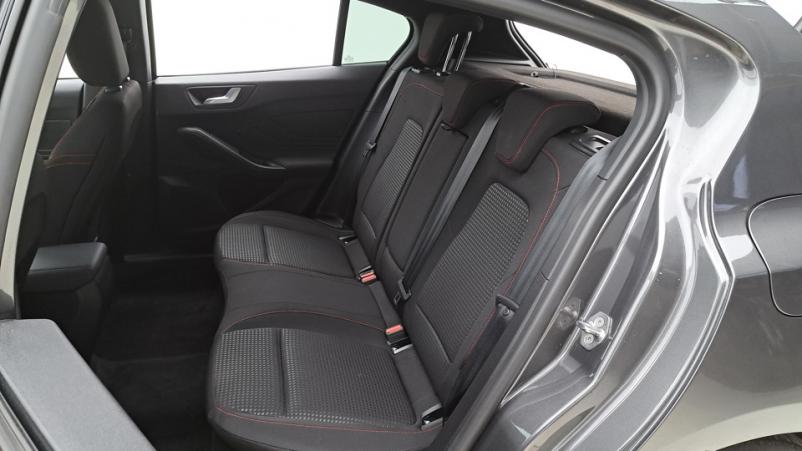 Vente en ligne Ford Focus 5P 1.0 EcoBoost mHEV 155ch Automatique/7 St-line x au prix de 27 710 €