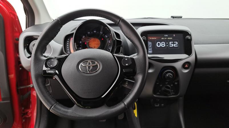 Vente en ligne Toyota Aygo 5P 1.0 VVTi 72ch Automatique/5 X-play au prix de 15 030 €