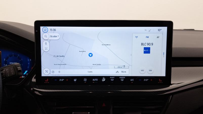 Vente en ligne Ford Focus 5P 1.0 EcoBoost mHEV 155ch Automatique/7 St-line x au prix de 27 710 €