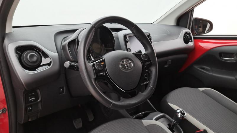Vente en ligne Toyota Aygo 5P 1.0 VVTi 72ch Automatique/5 X-play au prix de 15 030 €