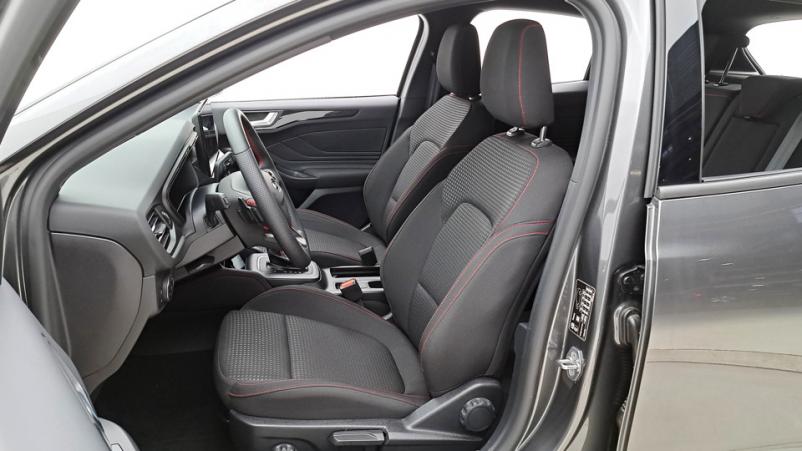 Vente en ligne Ford Focus 5P 1.0 EcoBoost mHEV 155ch Automatique/7 St-line x au prix de 27 710 €