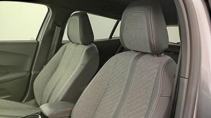 Vente en ligne Peugeot 2008 PureTech 100 S S BVM6 Allure au prix de 19 650 €