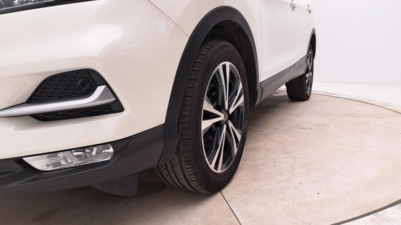 Vente en ligne Nissan Qashqai 3  1.3 DIG-T 140ch Manuelle/6 N-connecta au prix de 16 550 €