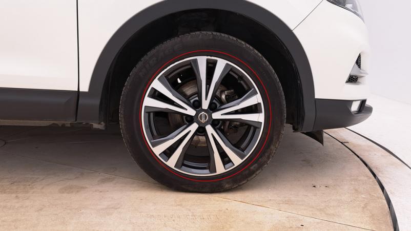 Vente en ligne Nissan Qashqai 3  1.3 DIG-T 140ch Manuelle/6 N-connecta au prix de 16 550 €