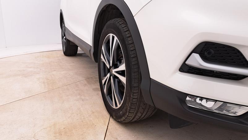 Vente en ligne Nissan Qashqai 3  1.3 DIG-T 140ch Manuelle/6 N-connecta au prix de 16 550 €
