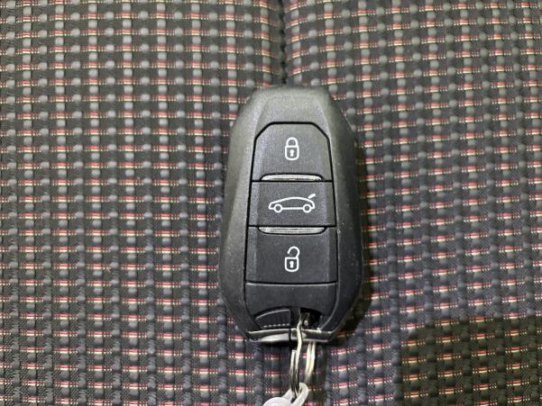 Vente en ligne Ds Ds3 1.5 BlueHDi 130ch Performance Line Automatique au prix de 25 980 €