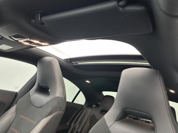 Vente en ligne Mercedes CLA 250 e 218ch AMG Line 8G-DCT Suréquipée + Toit ouvrant au prix de 43 990 €