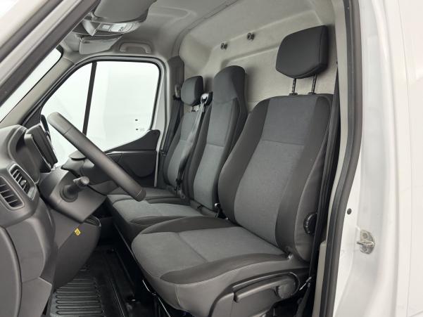 Vente en ligne Renault Master F3500 L3H2 2.3 Blue dCi 135ch Grand Confort + Radars AR au prix de 23 790 €