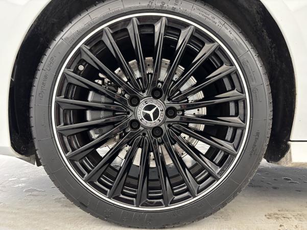 Vente en ligne Mercedes CLA 250 e 218ch AMG Line 8G-DCT Suréquipée + Toit ouvrant au prix de 43 990 €