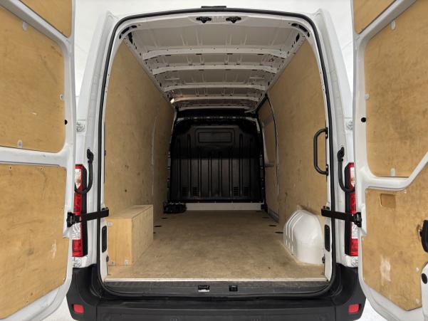 Vente en ligne Renault Master F3500 L3H2 2.3 Blue dCi 135ch Grand Confort + Radars AR au prix de 23 790 €