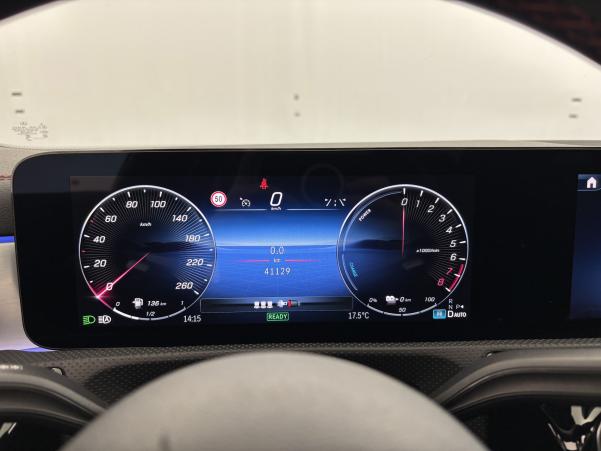 Vente en ligne Mercedes CLA 250 e 218ch AMG Line 8G-DCT Suréquipée + Toit ouvrant au prix de 43 990 €