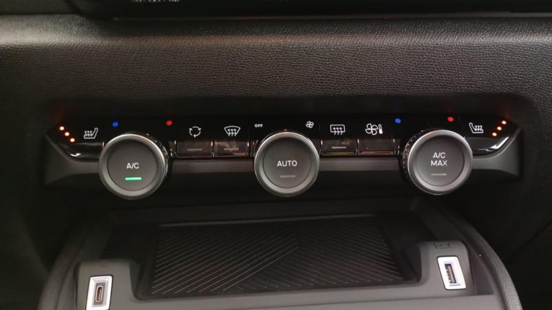 Vente en ligne Citroën Ë-C4 136 ch autonomie standard Automatique E-Series au prix de 23 150 €