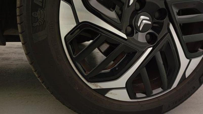 Vente en ligne Citroën C4 PureTech 130 S S EAT8 Shine Pack au prix de 21 290 €
