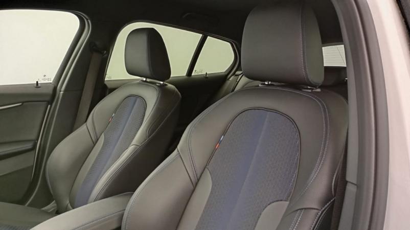 Vente en ligne Bmw Série 1 118i 136 ch DKG7 M Sport au prix de 30 560 €