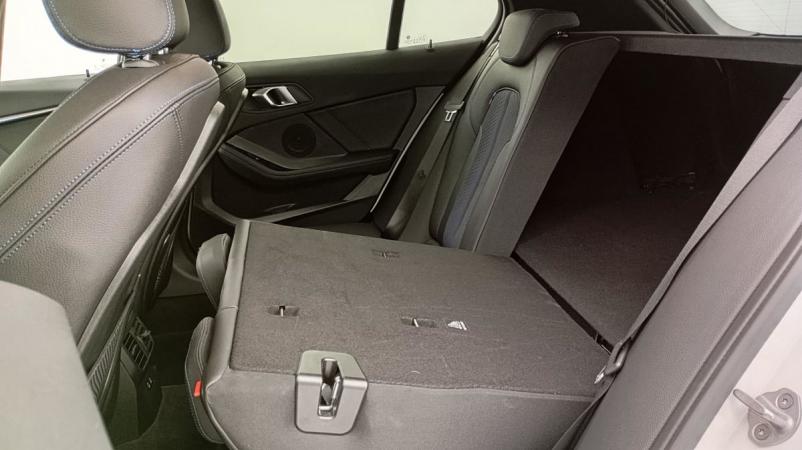 Vente en ligne Bmw Série 1 118i 136 ch DKG7 M Sport au prix de 30 560 €