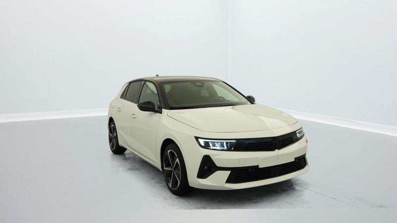 Vente en ligne Opel Astra 1.2 Turbo Hybride 136 ch e-DCT6 GS au prix de 26 240 €