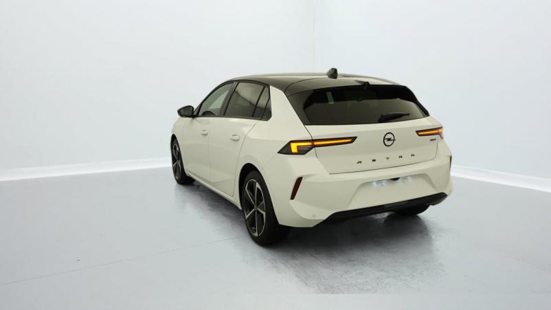 Vente en ligne Opel Astra 1.2 Turbo Hybride 136 ch e-DCT6 GS au prix de 26 240 €