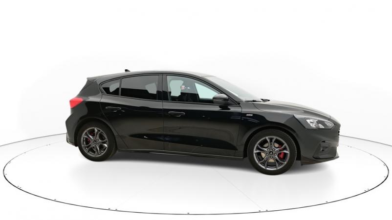 Vente en ligne Ford Focus 5P 1.0 EcoBoost mHEV 155ch Manuelle/6 St-line x au prix de 21 120 €