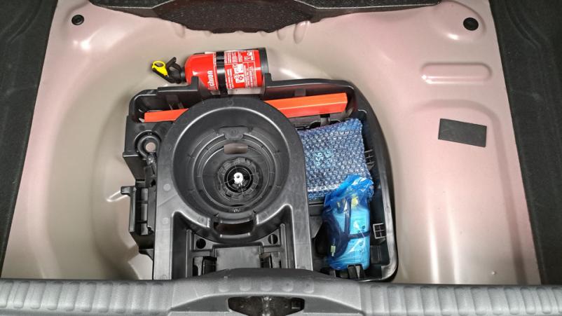 Vente en ligne Citroën C3  1.2 PureTech VTi S&S 110ch Automatique/6 Shine au prix de 16 040 €