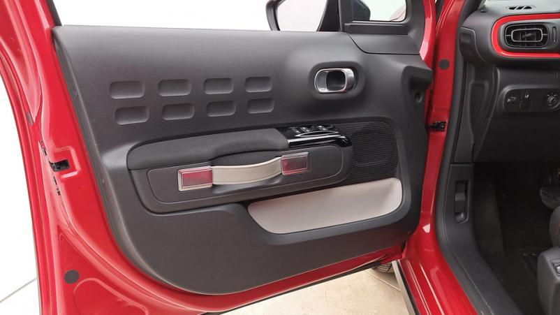 Vente en ligne Citroën C3  1.2 PureTech VTi S&S 110ch Automatique/6 Shine au prix de 16 040 €