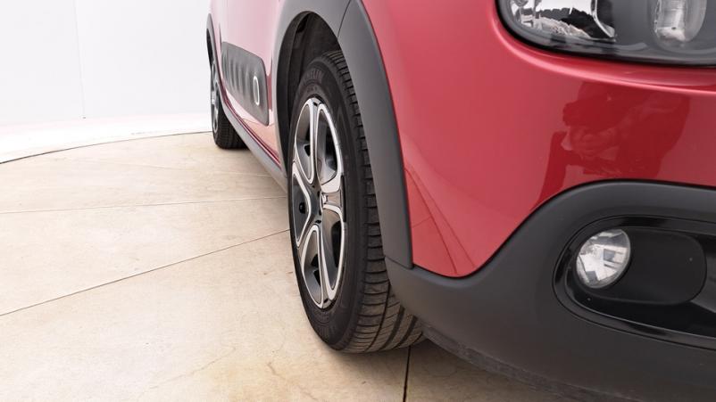 Vente en ligne Citroën C3  1.2 PureTech VTi S&S 110ch Automatique/6 Shine au prix de 16 040 €