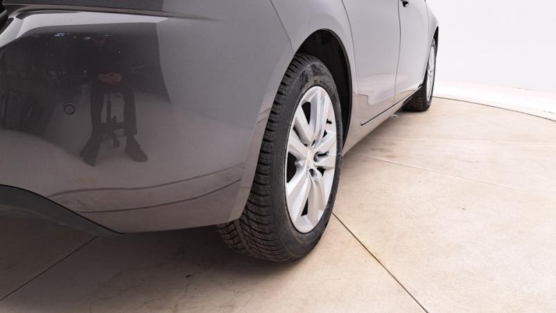 Vente en ligne Peugeot 308 5P 1.2 PureTech 110ch Manuelle/6 Active au prix de 11 980 €