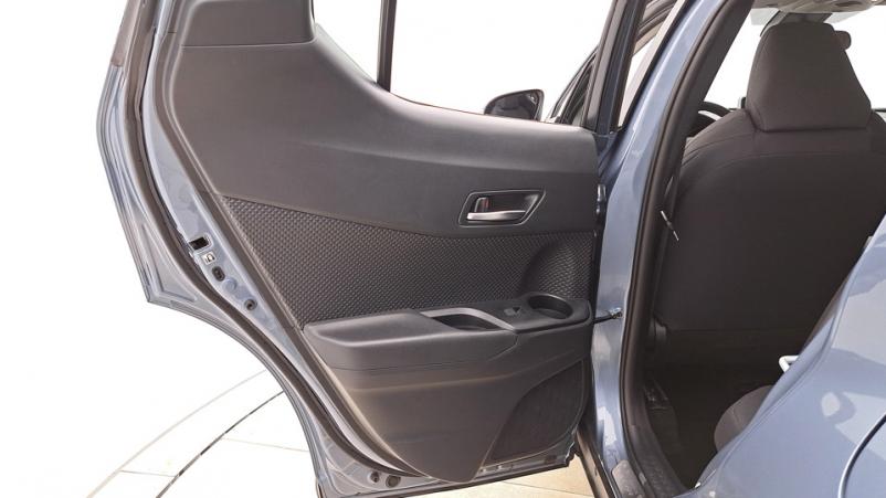 Vente en ligne Toyota C-HR  1.8 Hybrid 122ch Automatique/ Dynamic au prix de 23 650 €