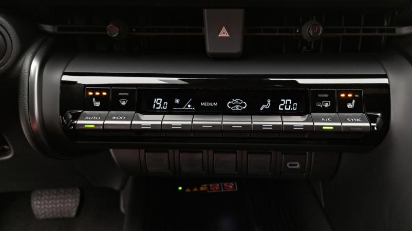Vente en ligne Toyota C-HR  1.8 Hybrid 140ch Automatique/ Design au prix de 31 930 €