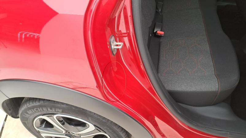 Vente en ligne Citroën C3  1.2 PureTech VTi S&S 110ch Automatique/6 Shine au prix de 16 040 €