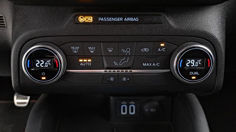 Vente en ligne Ford Focus 5P 1.0 EcoBoost mHEV 155ch Manuelle/6 St-line x au prix de 21 120 €