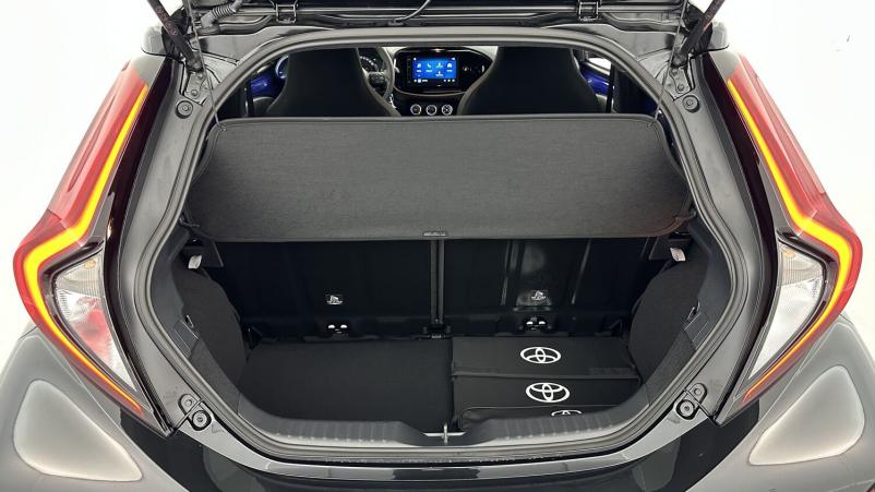 Vente en ligne Toyota Aygo Aygo x 1.0 VVT-i 72ch Design au prix de 17 400 €