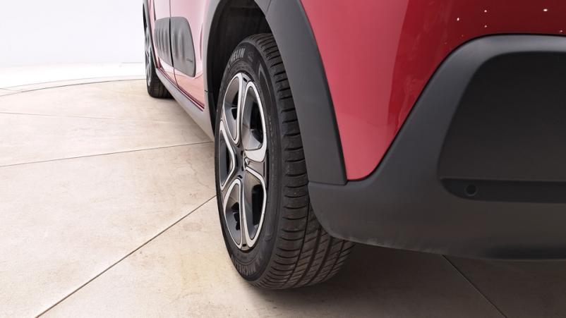 Vente en ligne Citroën C3  1.2 PureTech VTi S&S 110ch Automatique/6 Shine au prix de 16 040 €