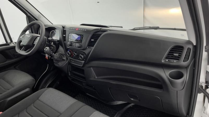 Vente en ligne Iveco Daily Daily III 35C16H 3450 3.0 160ch Ampliroll au prix de 68 630 €