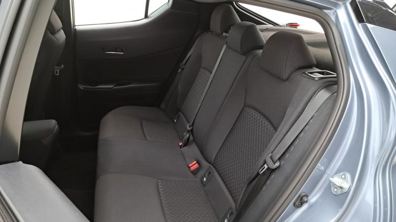Vente en ligne Toyota C-HR  1.8 Hybrid 122ch Automatique/ Dynamic au prix de 23 650 €