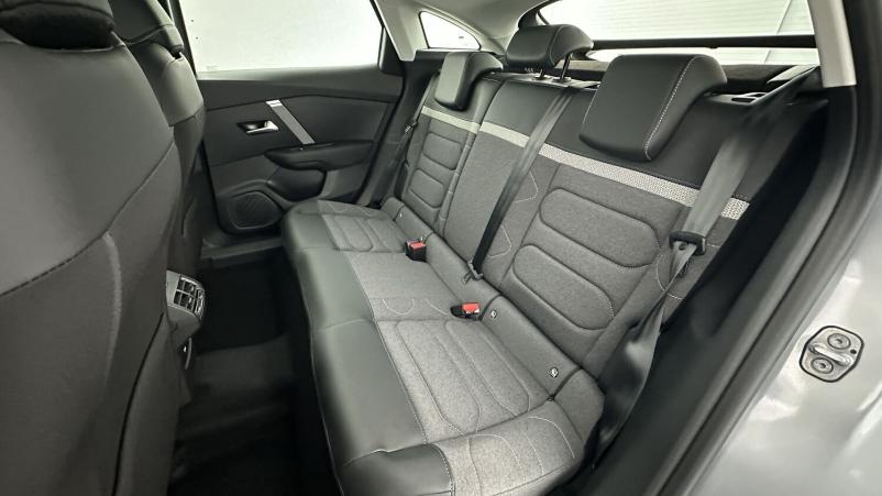Vente en ligne Citroën C4 C4 III 1.5 BlueHDi 130ch Plus EAT8 au prix de 24 410 €