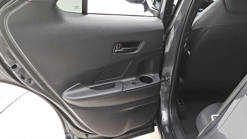 Vente en ligne Toyota C-HR  1.8 Hybrid 140ch Automatique/ Design au prix de 31 930 €