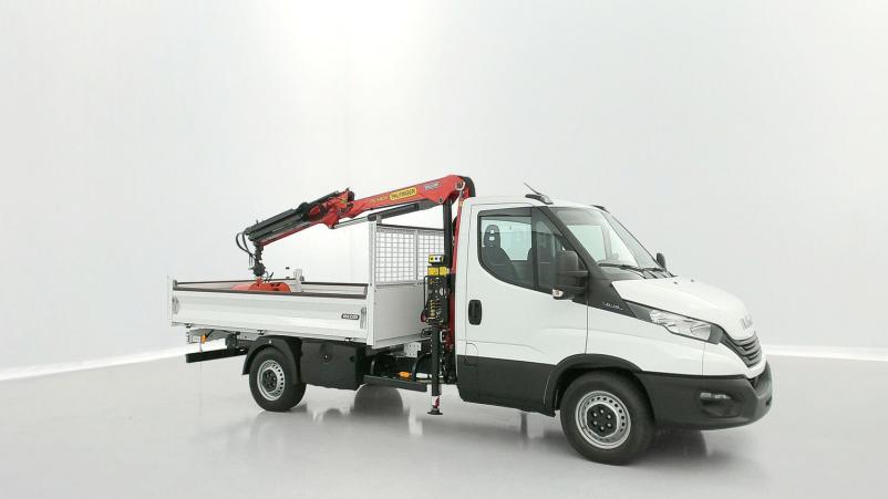 Vente en ligne Iveco Daily Daily 35S14H 3750 2.3 136ch Benne Alu JPM + Grue PK 3400 + Pince au prix de 82 860 €